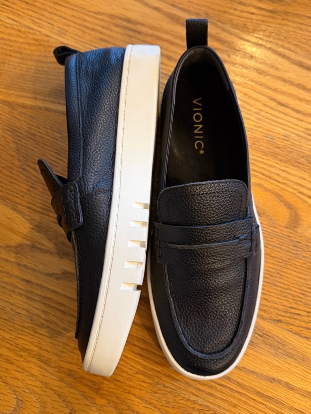 Vionic Women’s Chantel Black Leather Slip-On Loafers - 7.5M - NEW IN BOX - Picture 4 of 5